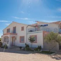 Gabi Rooms & Studio Apartment, khách sạn ở Lozovac
