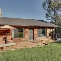 On-Site Winery & Tasting Room: Oregon Bungalow!, hotel a Central Point
