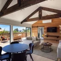 Onetangi Beach Stays Apartment - Coast & Country, Hotel in Onetangi
