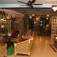 Green Leaf Guest House ColIege Road Sreemongal, hotel near Shamshernagar Airport - ZHM, Sreemangal