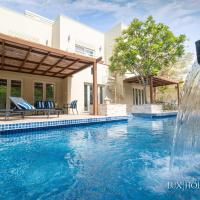 LUX The Meadows 5 Bed Villa, hotel in Emirates Hills, Dubai