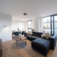 Bright & Quiet - Spacious Apt with Balcony & Lift, hotel in Kentish Town, London