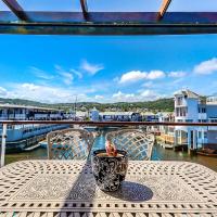 No 9 South Quay Knysna - Waterfront, balcony, free WIFI, hotel in Waterfront, Knysna