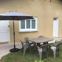 Logement avec parking max 7 personnes – hotel w mieście Eauze