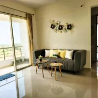 Trinity Stays Nashik - Mountain view Entire Apartment close to Sula, Hotel in Nashik