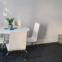 Bright 2-Bed Flat Stadium & Hospital Nearby, hotel a Edmonton
