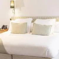 The Salutation Inn, готель у місті Топсем