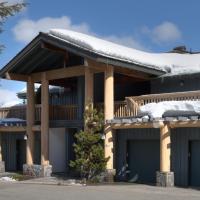 Taluswood 9 - Mountainside Cabin-Style home with Hot Tub & Pool Access - Whistler Platinum