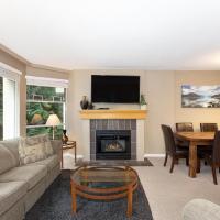 Woodrun Lodge 514 - Modern 1Bed + Den Condo with Pool, Hot Tub, Gym - Whistler Platinum