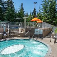 Woodrun Lodge 107 - Condo with Heated Pool, Hot Tub, Gym, Parking - Whistler Platinum
