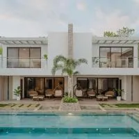 Villas Oazis، فندق في مونتيريكو