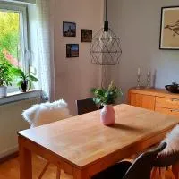 Zweite Heimat Bamberg - stadtnah mit Balkon und Parkplatz, מלון בStegaurach