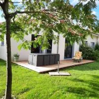 9 pers 160 M² +jardin- 10mn Nantes -30mn mer, hotel i Bouguenais