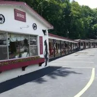 A Holiday Motel - Maggie Valley, hotel di Maggie Valley