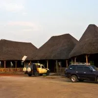 Euphorbia Safari Lodge، فندق في Kasenyi