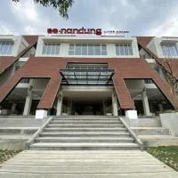 Se.nandung Living and Space, hotel i Malang