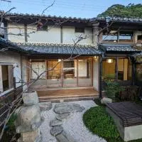 KOZA River House 湯川邸, hotel em Koza