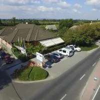 Kisduna Étterem-Panzió, khách sạn ở Dunaharaszti