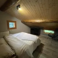 Appartement Chalet Petzu - 6 Pers - Parking - Ski au pied，Levassaix的飯店