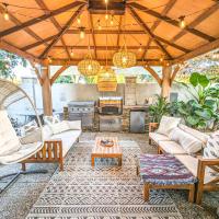 Casita Hosum: Modern WFH Garden Suite w/ Gazebo Outdoor Kitchen & BBQ, hôtel à San José près de : Aéroport Reid-Hillview de Santa Clara County - RHV