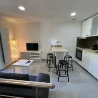 Maison au pied du château + parking privé, hotel in Champeix