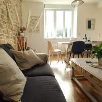 Maison Avel Dro - Pointe du Raz - pour 4 - 2 salles de bain - jardin – hotel w mieście Plogoff