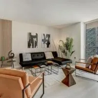 Newly-renovated Corner 3BR Suite with BALCONY and POOL