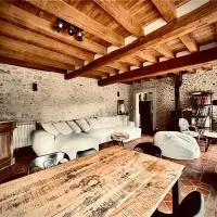 Le Clos de L'Olivier, готель у місті Chaintreaux