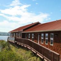 Historic Astoria Waterfront Views & Vintage Vibes