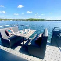 Houseboat Mookerplas with a view, hotel u gradu 'Middelaar'