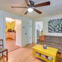 Dog-Friendly Albuquerque Home with Patio and Yard!, hotel di Old Town, Albuquerque