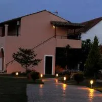 Biscoutsis Apartments & Studios