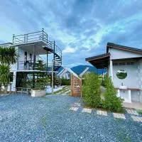 ฮักดอยคาเฟ่ แคมป์&โฮมสเตย์ สะพานสายรุ้ง จ.น่าน, hotel v mestu Chiang Klang