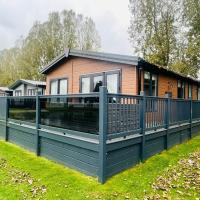 Fountain View Lodge with Hot Tub