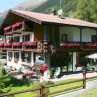 Haus Bergkristall, hotel v Längenfeldu