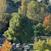Omeo Holiday Park, hotel i Omeo