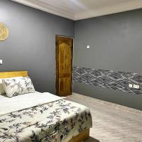 1 Bedroom House Sleeps 2 - Free Parking - WiFi، فندق بالقرب من Tamale - TML، تامالي