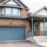 Beautiful Home 5 Minutes from Ottawa Airport, hotel near Ottawa Macdonald-Cartier International Airport - YOW, Ottawa