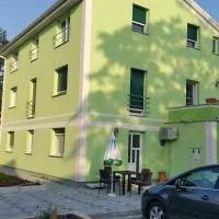 Apartments Carmen, hotel em Jurdani