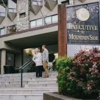 Mountain Side Hotel Whistler by Executive, Hotel in Whistler