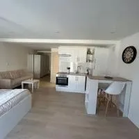 Studio cocooning à Mirecourt, מלון בMirecourt