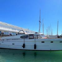 Yacht Historique vieux port La Rochelle