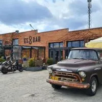 Es8bar, ξενοδοχείο σε Łozina
