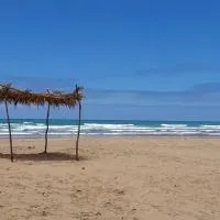 Appartement Familial à la plage houara Tanger-Asilah, hotel en Tánger