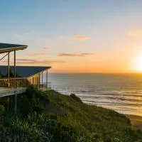 Castaways Resort, hotel a Waiuku