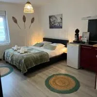 L'Auberge de la gare, appartements tout confort, proches Gare, hotel di Yzeure