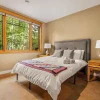 Escape to the Rockies but near Calgary Includes Free Parking and Banff Entry, hotell i Calgary