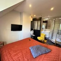 Chambre chez Alain et Armelle, hotelli kohteessa Avoine