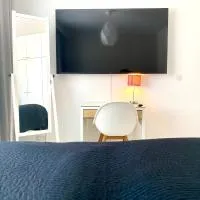 HUTTUNEN 3 - Ihqu kolmio loistavalla sijainnilla!, hotel sa Iisalmi