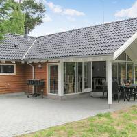 Awesome Home In Kpingsvik With 6 Bedrooms, Sauna And Wifi